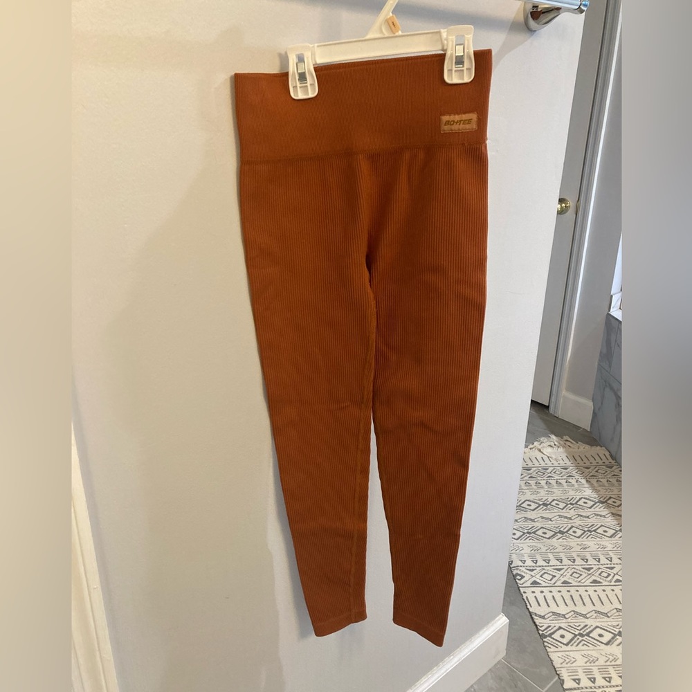 Bo+Tee Ribbed High Waist Seamless Leggings size small burnt orange